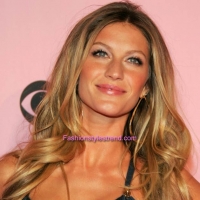 Gisele Bündchen Stripping Out all Going-Out Dress Trumps