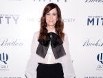 Kristen Wiig Breaks Out The Holiday Bow