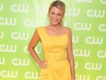 Hottest Hollywood Celebrities Are Wearing Yellow