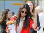 Selena Gomez Receives Flowers From Fans