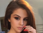 Selena Gomez Topless Pose In Sexy From Her ‘Revival Tour’