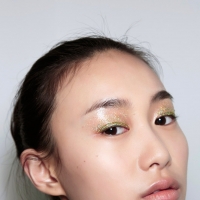 Easy Ways to Wear Glitter Makeup IRL