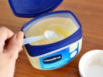 Use Petroleum Jelly to Protect Skin in 5 Ways
