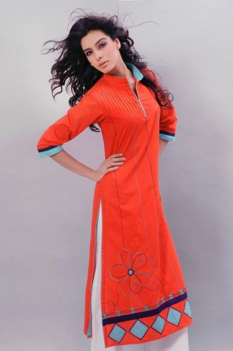 Pakistani Eid Salwar Kameez for Girls