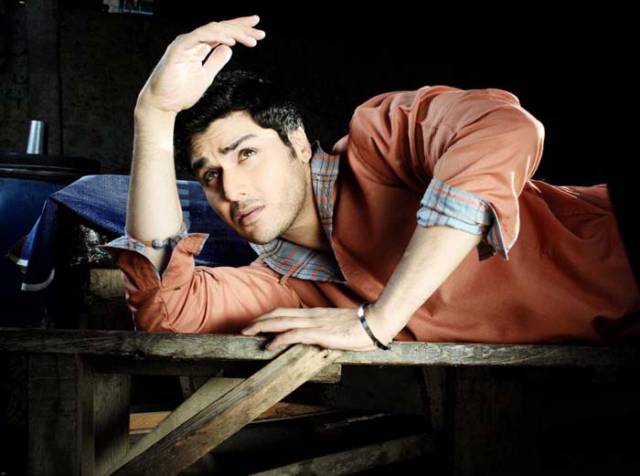 Pakistani Model Actor Ahsan Khan his own brand Kurta style fashion for Men 2013-12