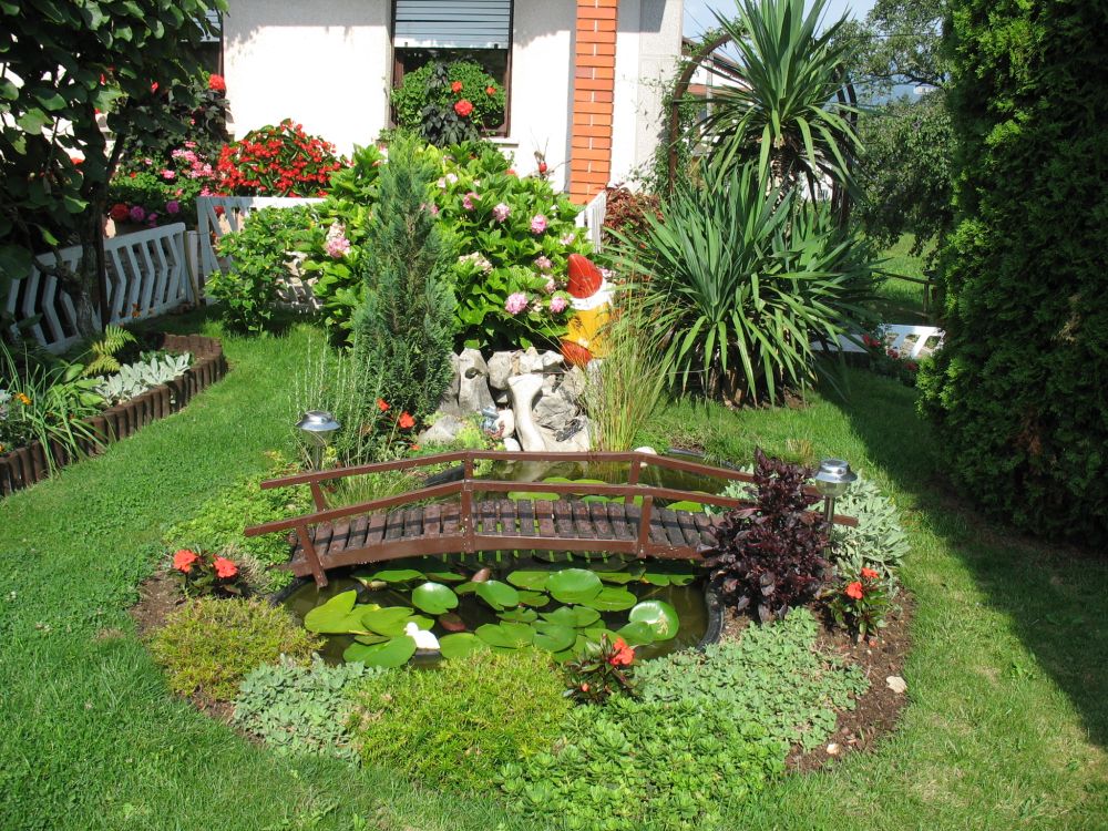 how to decorate your garden