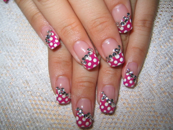 pink folkadot women nail art pink folkadot women nail art
