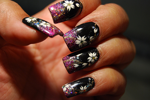 white flower women nail art motif