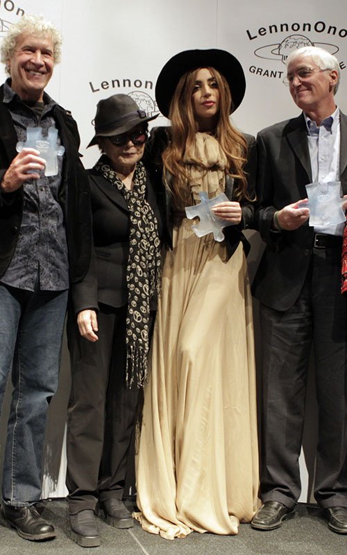 Lady Gaga visits the Ecuadorian Embassy Lady Gaga visits the Ecuadorian Embassy