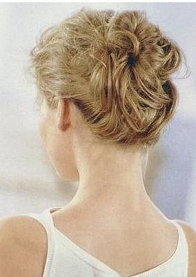 simple style women formal hairstyles up do