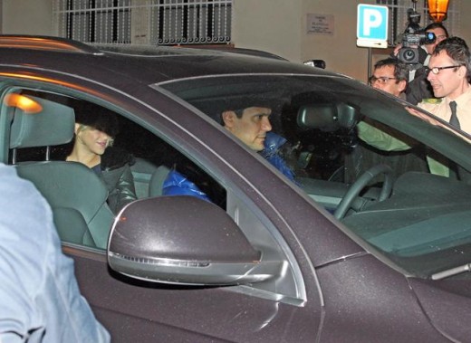 Shakira arriving at the hospital to give birth to her first child.