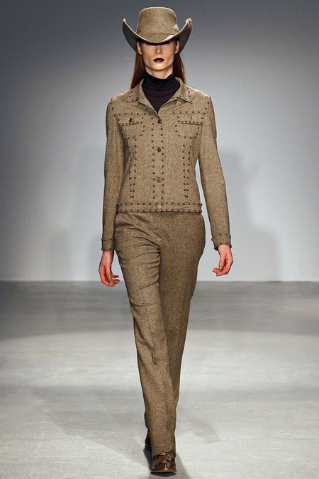Paris Fashion Week Fall 2013 RTW Veronique Branquinho