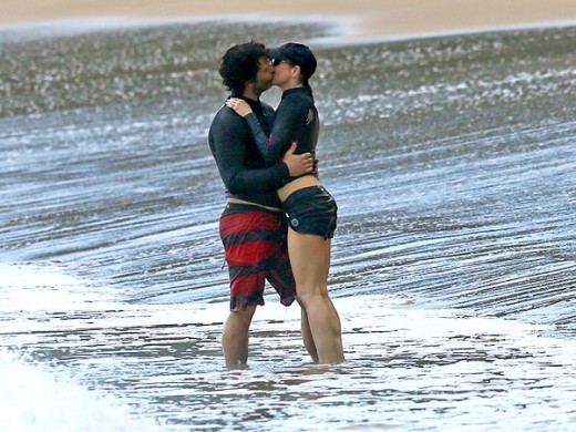 Renée Zellweger Kissing Doyle Bramhall's Pictures