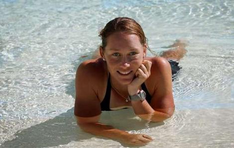 Samantha Stosur Beach image