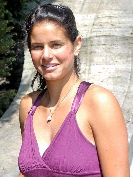 Julia Goerges hot top image