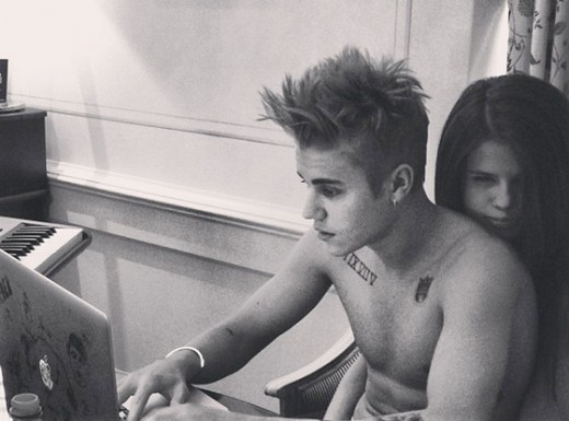 Shirtless Justin Beiber with Salena Gomez