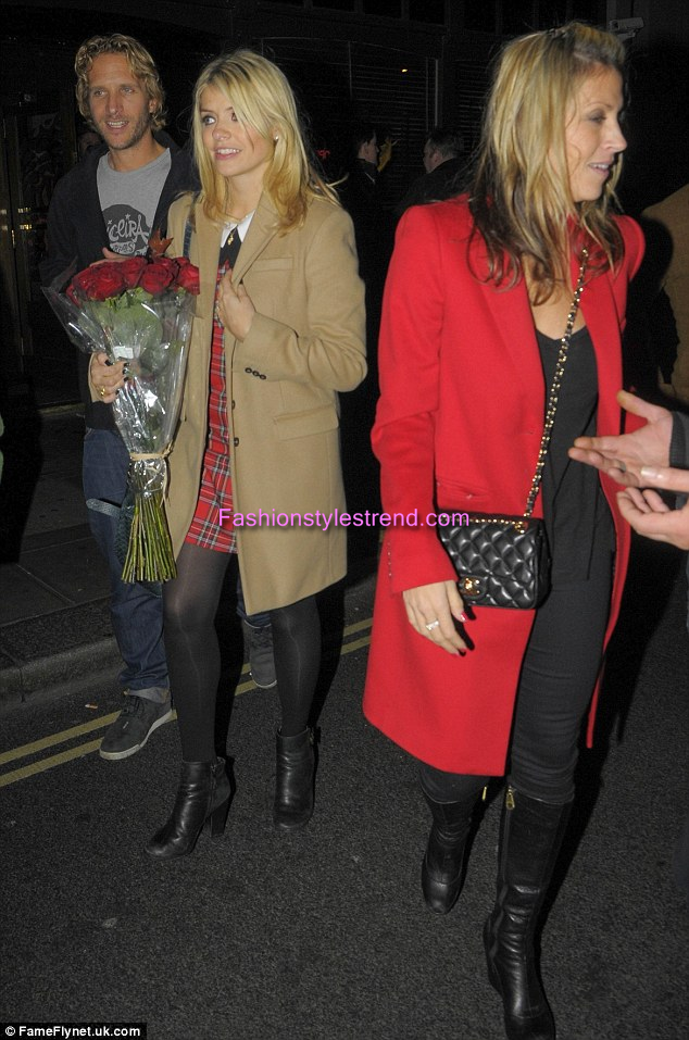 Nicole Appleton, Holly Willoughby, Emma Bunton night Spending out girls