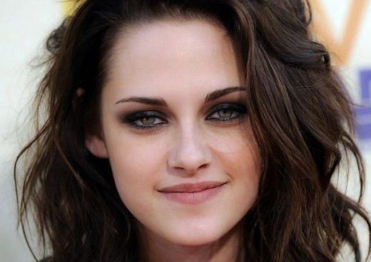 Kristen Stewart cute smile pics