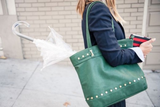 What To Pack In The Ultimate Commuter's Bag