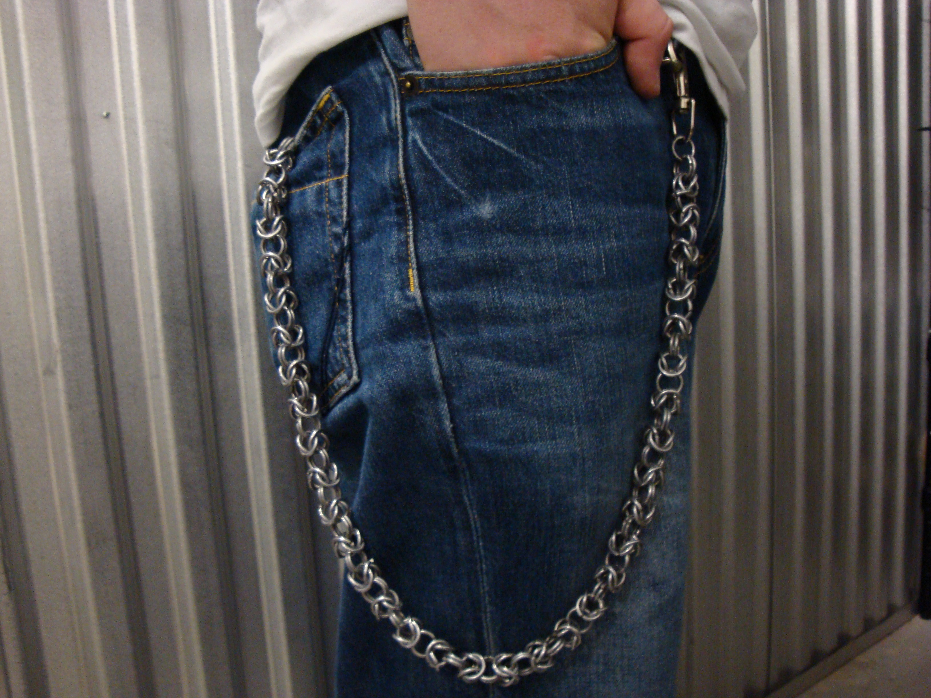 Wallet Chains Returning Back in Fashion - Fashion Style Trends 2016