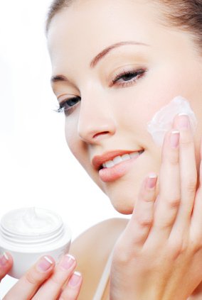 How to apply moisturizer
