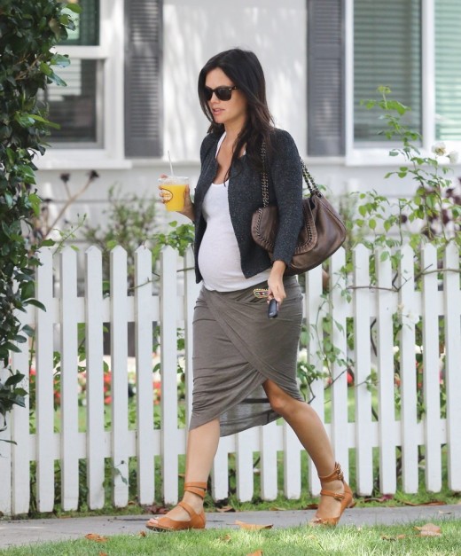 Rachel Bilson Is Making Pregnancy Look Way Too Easy