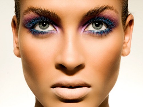 3 Ways to wear colored mascara