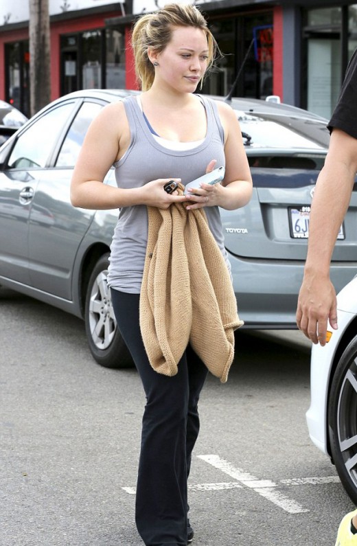 Hilary Duff Workout Outfit Pictures 2015