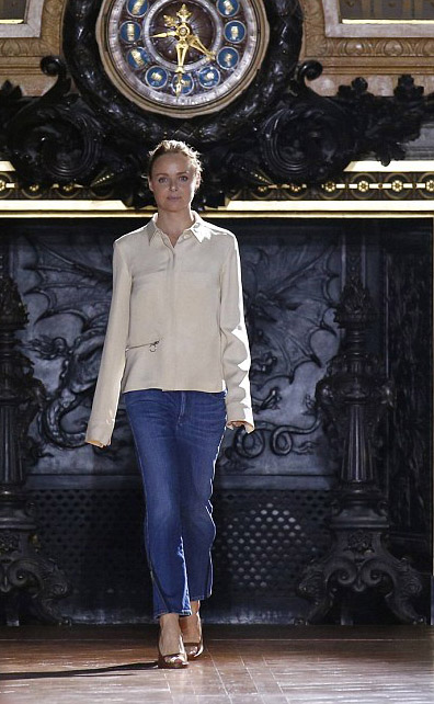 Paris Fashion Week 2015 Models Catwalk Pictures Paris Fashion Week 2015 Models Catwalk Pictures