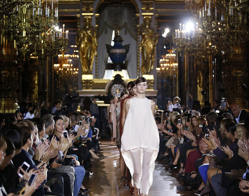 Paris Fashion Week 2015 Models Catwalk Pictures Paris Fashion Week 2015 Models Catwalk Pictures