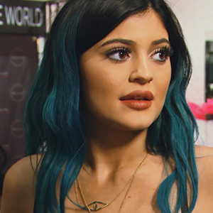 Kylie Plumps Her Lips