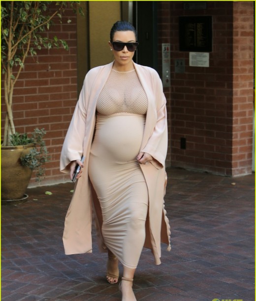 kim-kardashian-ready-pop-doctor-appointment-01