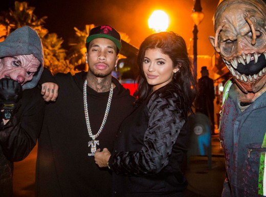 rs_1024x759-150929153456-1024-Kylie-Jenner-Tyga-Halloween-Horror-Nights.jm.092915