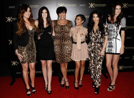 Kardashian Sisters all Gather at Hospital for Lamar Odom Birthday Party-lead1