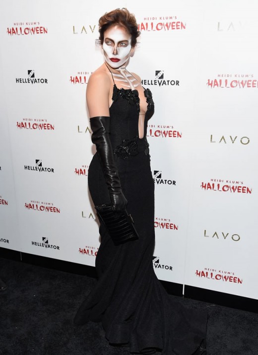 Jennifer Lopez Somehow Makes This Makeup Look Elegant