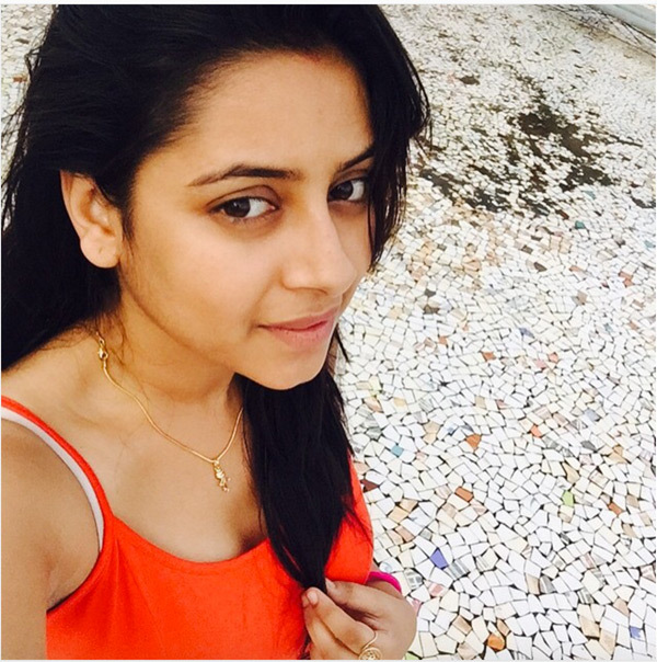 Pratyusha Banerjee - Fashion Style Trends 2019