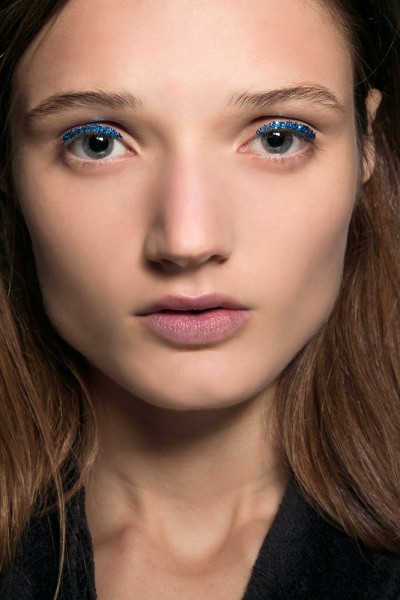 02-dries-van-noten-spring-2016-blue-glitter-eye-makeup