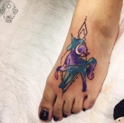 09-ladeesse-foot-unicorn-galaxy-tattoo