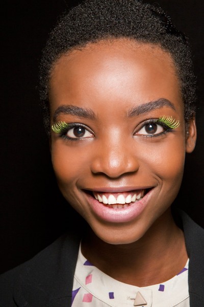 emporio-armani-fall-2016-black-lashes-green-outer-corners