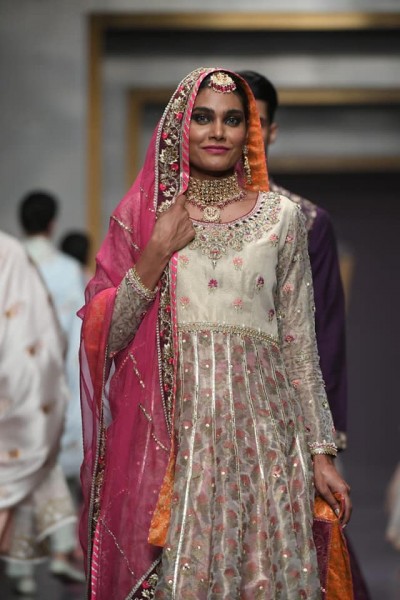 Deepak Perwani Bridal dresses collection 2019