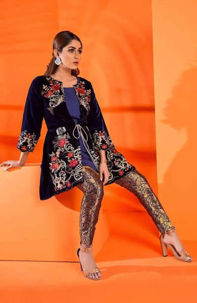Al-Zohaib-Embroidered-Velvet-dresses-9 Al-Zohaib-Embroidered-Velvet-dresses-9