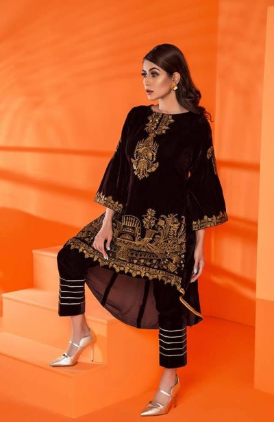 Al-Zohaib-Embroidered-Velvet-dresses-7 Al-Zohaib-Embroidered-Velvet-dresses-7