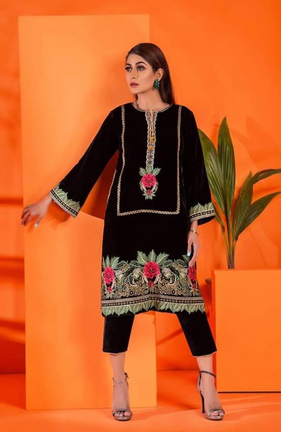 Al-Zohaib-Embroidered-Velvet-dresses-6 Al-Zohaib-Embroidered-Velvet-dresses-6